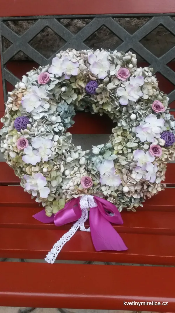 Věnce — fotografie 16