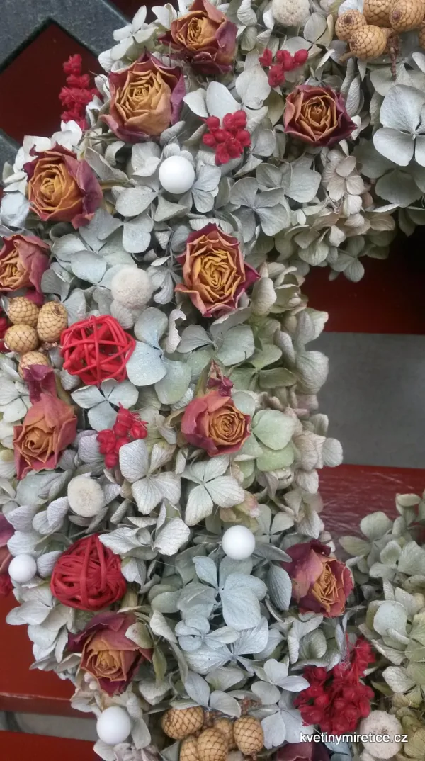 Věnce — fotografie 18