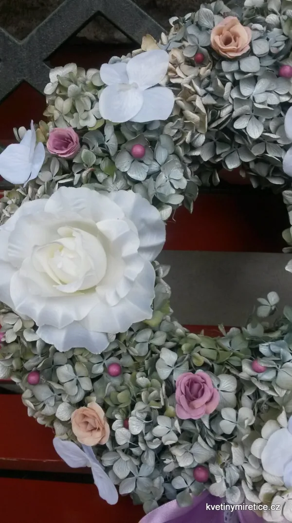 Věnce — fotografie 19