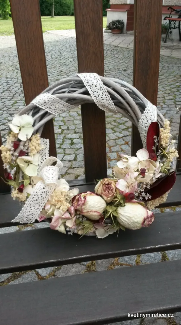 Věnce — fotografie 33