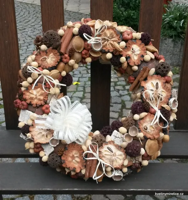 Věnce — fotografie 41
