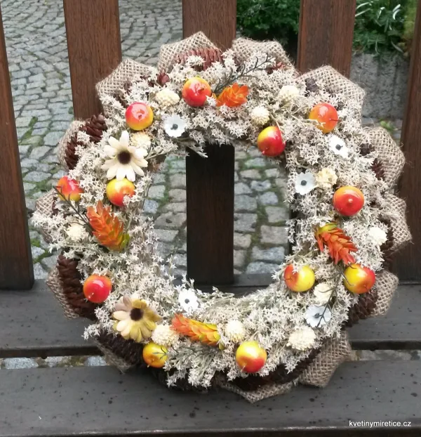 Věnce — fotografie 42