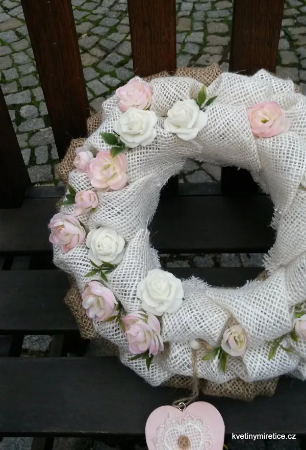 Věnce — fotografie 48