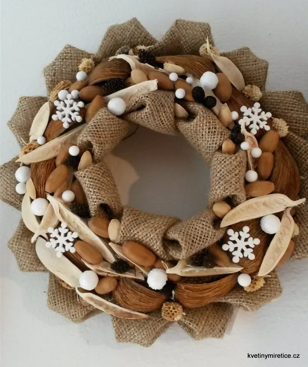 Věnce — fotografie 64