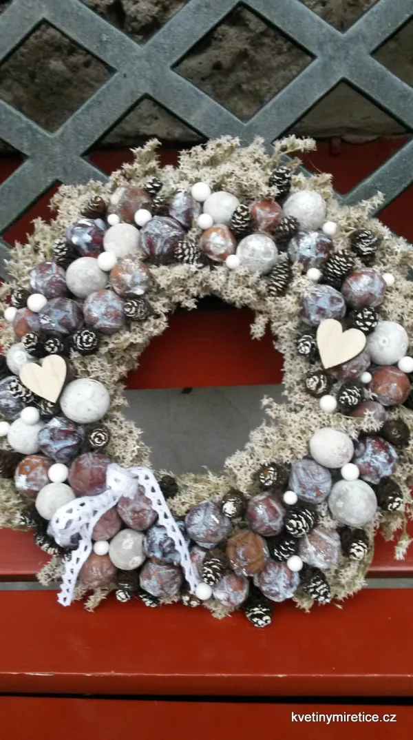 Věnce — fotografie 69